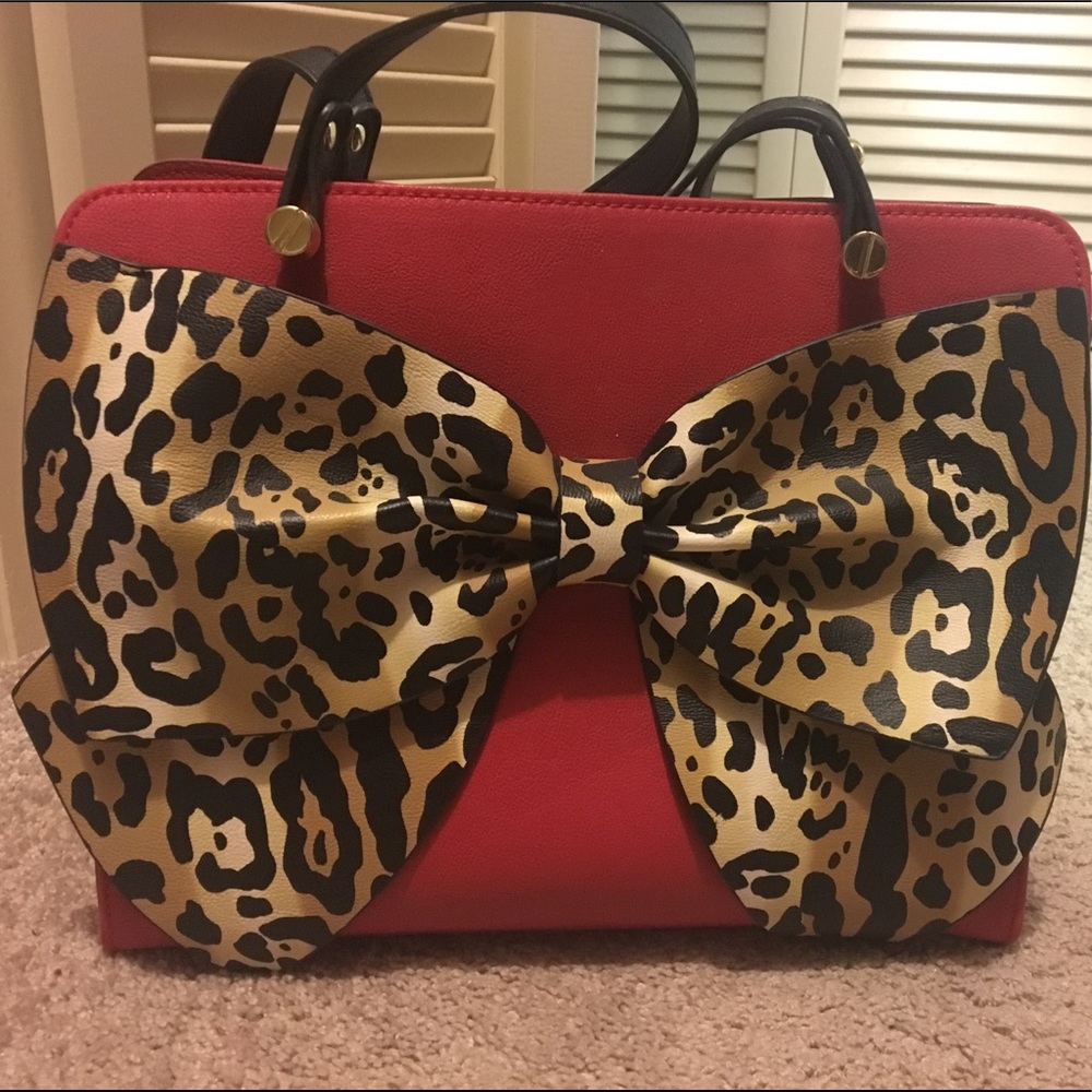 Leopard print bow Betsey Johnson purse